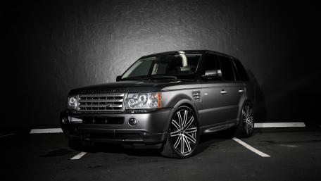 Sleek Range Rover Understated Elegance wallpaper