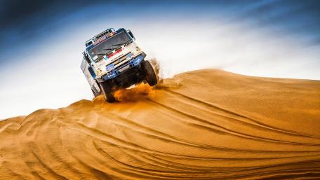 Extreme Off-Road Adventure in Dunes wallpaper