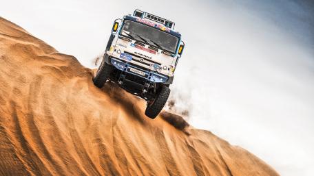 Rugged Adventure on the Dunes wallpaper