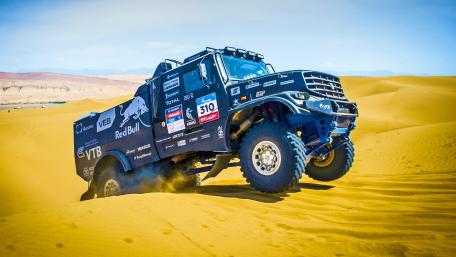 Extreme Desert Truck Adventure Wallpaper wallpaper
