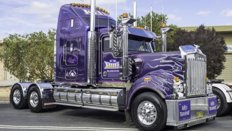 Vibrant Kenworth Truck in Action wallpaper