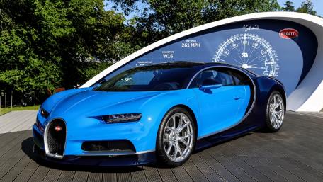 Sleek Elegance of the Bugatti Chiron wallpaper
