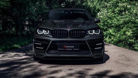 Sleek Black Sports Car Wallpaper for Automotive Enthusiasts wallpaper