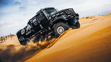 Ultimate Off-Road Adventure in the Desert Sandscape wallpaper