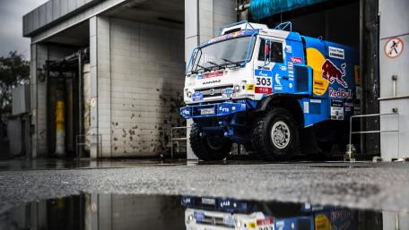 Off-Road Adventure Unleashed in Stunning Detail wallpaper
