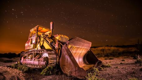 Majestic Machinery Under Starry Skies wallpaper
