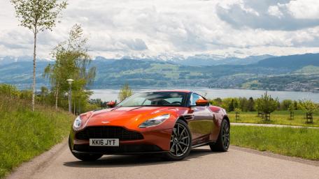 Stunning Luxury Sports Car Wallpaper wallpaper