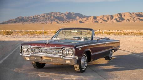 Classic Convertible in Desert Landscape wallpaper