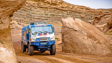 Ultimate Off-Road Adventure with Kamaz Truck in 4K wallpaper