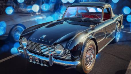 Classic Triumph Vintage Car in Stunning Retro Style wallpaper