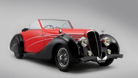 Classic Elegance in a Vintage Roadster wallpaper
