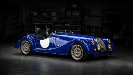 Classic Blue Sports Car Wallpaper in 4K Resolution wallpaper