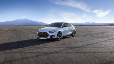 Sleek Performance Meets Stunning Design in 4K Wallpaper wallpaper