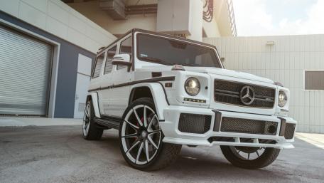 Sleek White Mercedes G-Class with Stunning Wheels wallpaper