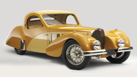 Classic Elegance of a Vintage Bugatti Car Wallpaper wallpaper