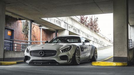 Sleek Mercedes Under Urban Overpass wallpaper
