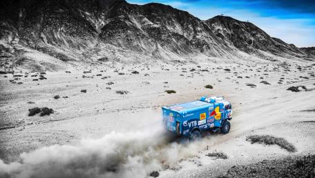 Thrilling Off-Road Adventure in the Desert Landscape wallpaper