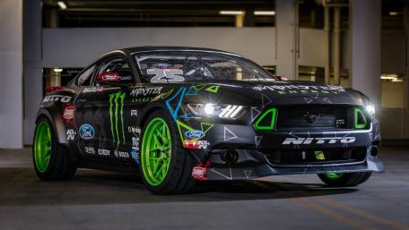 Racing Spirit in Motion wallpaper