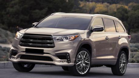 Sleek and Stylish Modern SUV Wallpaper wallpaper