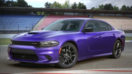 Vibrant Purple Muscle Car Wallpaper wallpaper