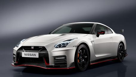 Sleek Nissan GT-R Wallpaper for Auto Enthusiasts wallpaper