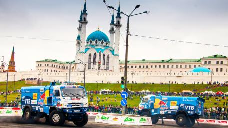 Thundering Trucks in Kazan Race Scene wallpaper