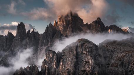 Tre Cime di Lavaredo in the clouds wallpaper