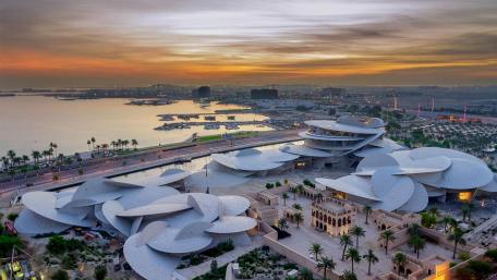 Stunning Cityscape at Dusk with Modern Architecture wallpaper