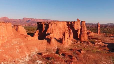 Majestic Canyon Rock Formations Revealed by Nature's Splendor wallpaper
