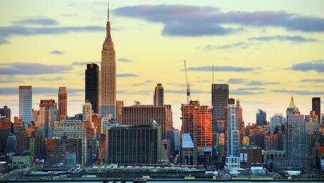 Vibrant City Skyline at Dusk wallpaper