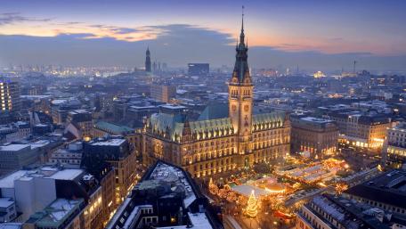 Winter Charm at St. Peter's Church in Munich wallpaper