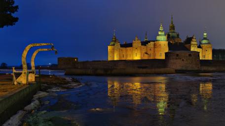 Majestic Castle at Twilight in 4K Quality wallpaper