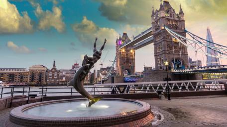 Girl with A Dolphin fountain wallpaper