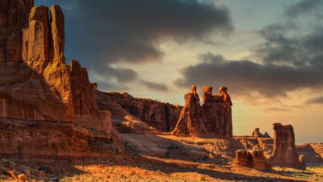 Fisher Towers Picnic Area wallpaper