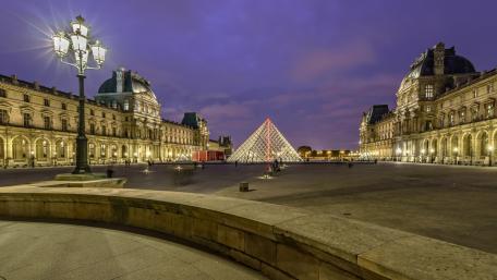 Louvre Pyramid Illuminated at Dusk wallpaper