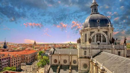 Stunning Cityscape Overlooking Majestic Architecture wallpaper
