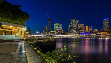 Vibrant City Skyline at Night wallpaper