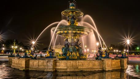 Majestic Night Fountain Illumination wallpaper