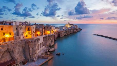 Serene Coastal Town at Dusk wallpaper