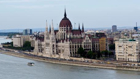 Hungarian Parliament Building wallpaper
