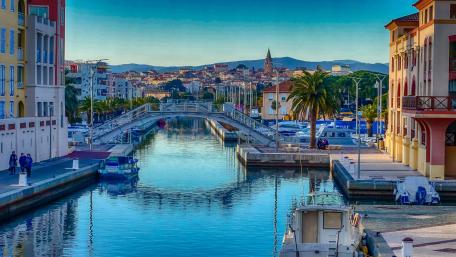 Charming Waterfront of St Raphael France wallpaper