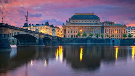 Enchanting Cityscape at Dusk wallpaper