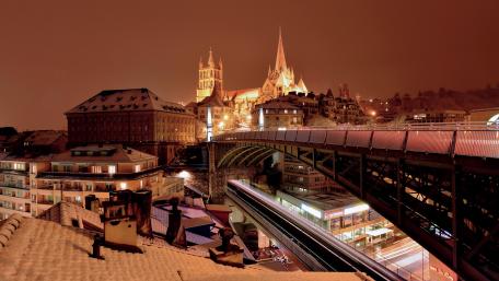 Charming Nighttime Cityscape Wallpaper wallpaper