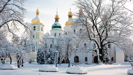 Winter Beauty of St. Sophia Cathedral in Kiev wallpaper