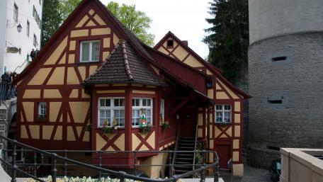 Charming Half-Timbered Cottage in the Cityscape wallpaper