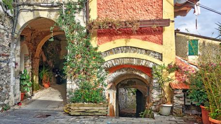 Vezzano Ligure, Italy wallpaper