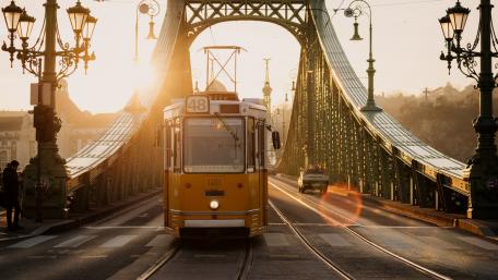 Tram on Liberty Bridge, Budapest wallpaper