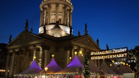 Gendarmenmarkt and Deutscher Dom wallpaper