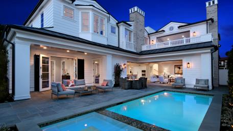 Elegant Evening Ambiance in Luxurious Home Setting wallpaper
