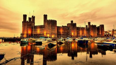 Caernarfon Castle, Caernarfon, Wales wallpaper